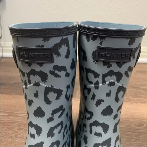 HUNTER Refined Stormy Gray Hybrid Leopard Print Luna Short Rain Boots | 7 - Picture 11 of 14
